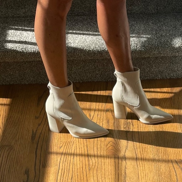 Steve Madden Cream booties - Size 7.5 - Picture 1 of 6